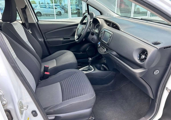 Toyota Yaris cena 59900 przebieg: 79497, rok produkcji 2018 z Głubczyce małe 436